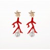 Orecchini a forma di ramo di corallo rosso con perla e stella marina